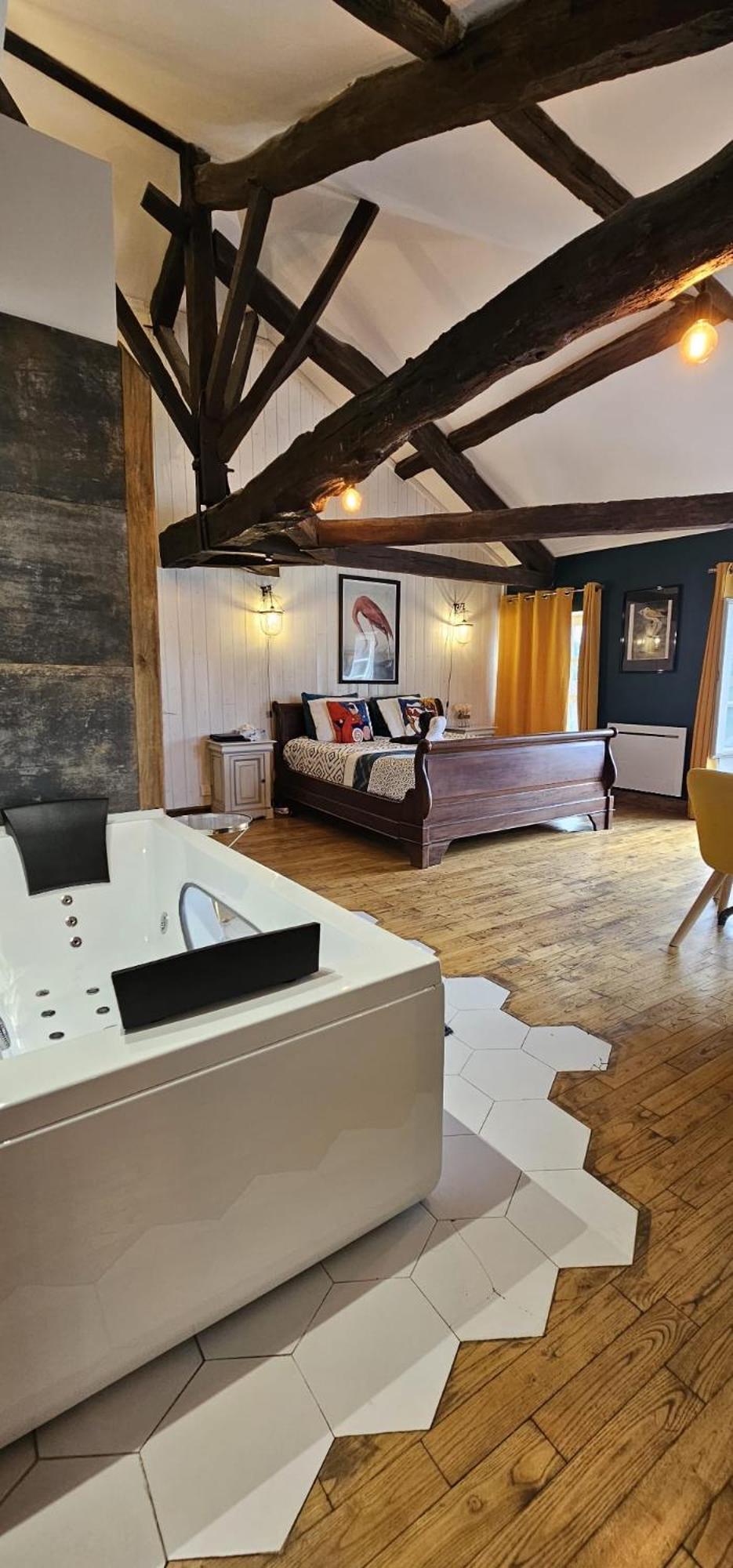 Suite Penthouse Romantique, Confolens, Charente Buitenkant foto