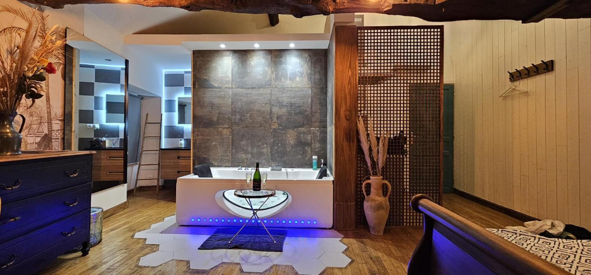 Suite Penthouse Romantique, Confolens, Charente Buitenkant foto